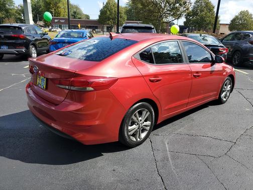 2018 Hyundai ELANTRA SEL