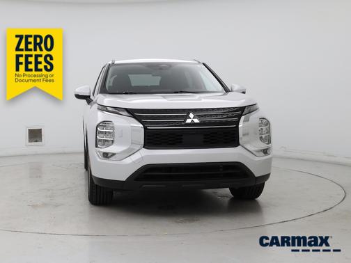 Gray 2023 Mitsubishi Outlander ES