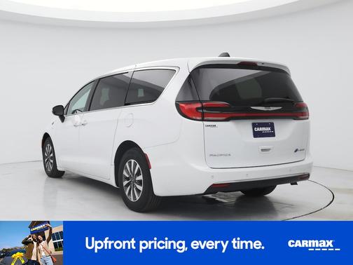White 2023 Chrysler Pacifica Hybrid Touring L