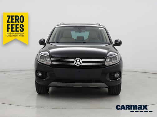 Black 2016 Volkswagen Tiguan SE