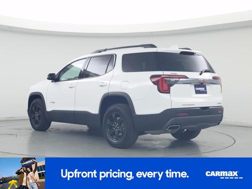 White 2023 GMC Acadia AT4