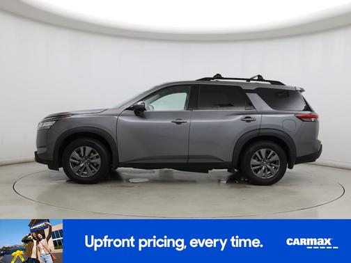 2022 Nissan Pathfinder SV