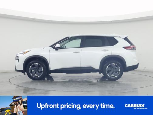 White 2025 Nissan Rogue SV