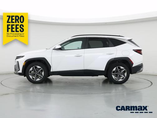 White 2025 Hyundai TUCSON SEL