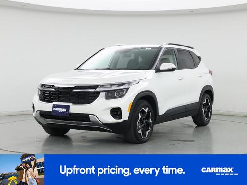 White 2025 Kia Seltos S