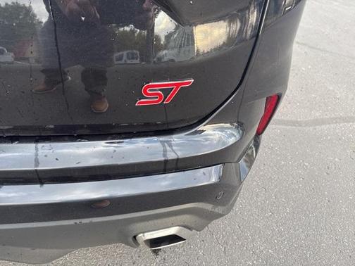 2022 Ford Edge ST