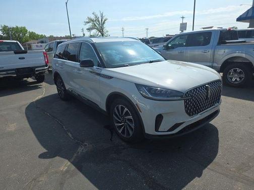 Pearl Metallic 2025 Lincoln Aviator Premiere