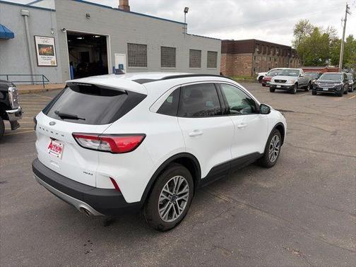 Oxford White 2022 Ford Escape SEL