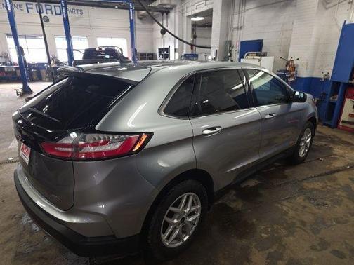 Silver Metallic 2024 Ford Edge SEL