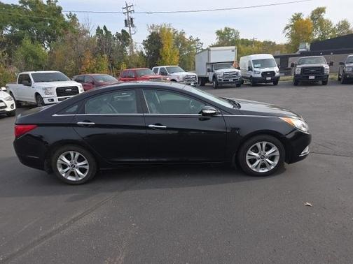 2011 Hyundai SONATA Limited