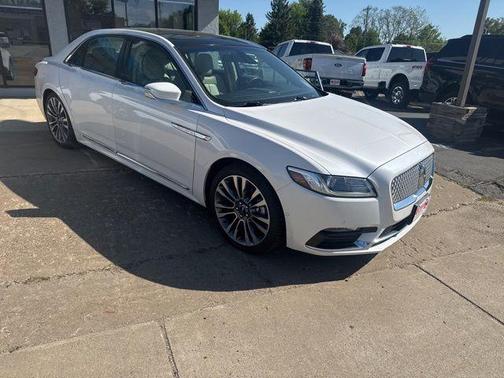 White Platinum Clearcoat 2017 Lincoln Continental Reserve