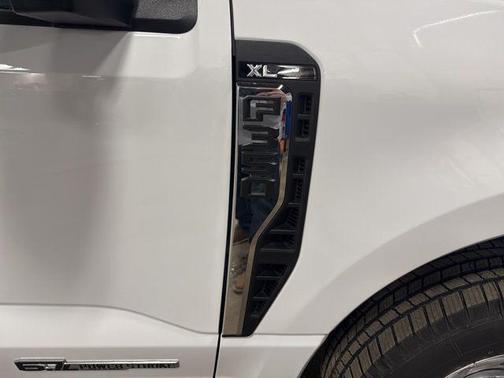 Oxford White 2024 Ford F-350 XL