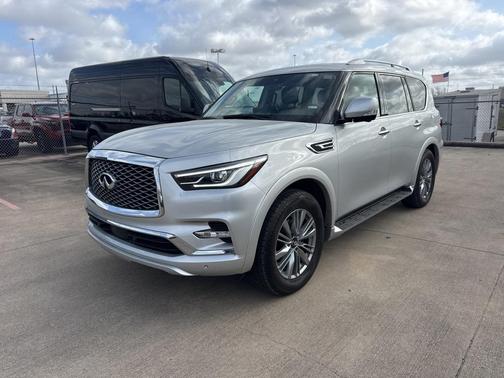 2023 INFINITI QX80 Luxe