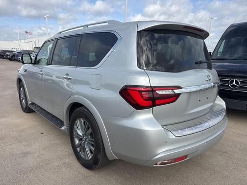 2023 INFINITI QX80 Luxe