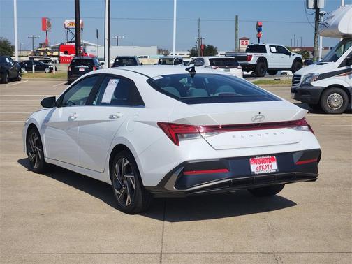 2025 Hyundai ELANTRA SEL