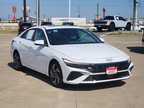 2025 Hyundai ELANTRA SEL
