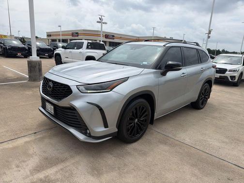 Celestial Silver 2024 Toyota Highlander XSE
