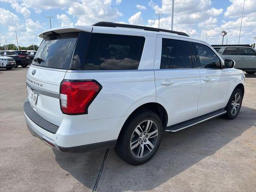 Star White Metallic Tri-Coat 2023 Ford Expedition XLT