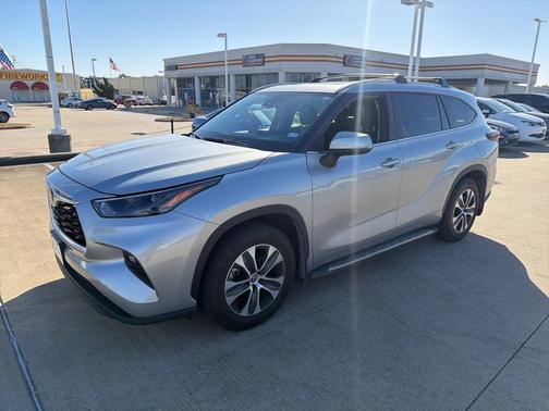 2024 Toyota Highlander XLE