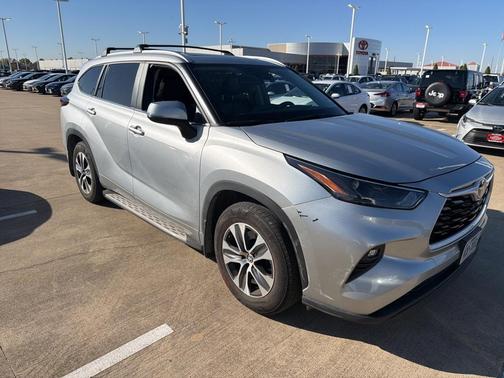 2024 Toyota Highlander XLE