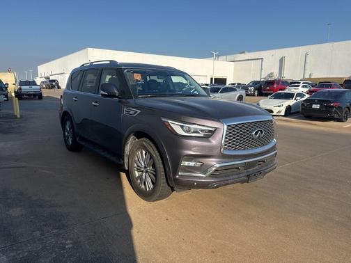 2023 INFINITI QX80 Luxe