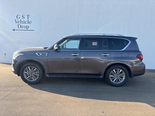 2023 INFINITI QX80 Luxe