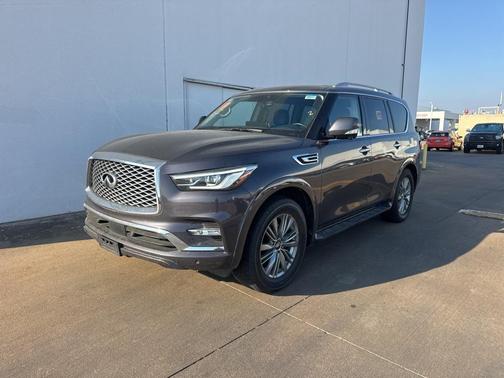 2023 INFINITI QX80 Luxe