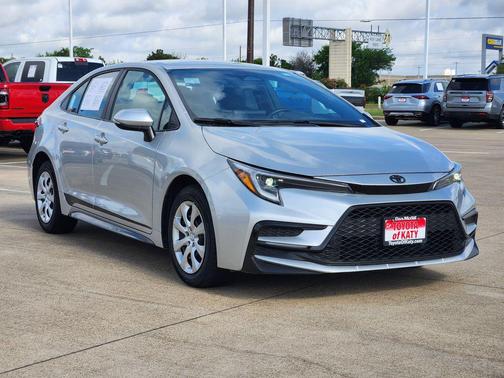 Classic Silver 2025 Toyota Corolla SE