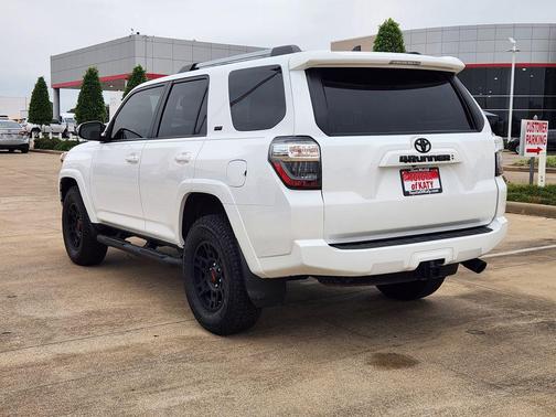 Ice Cap 2024 Toyota 4Runner SR5 Premium