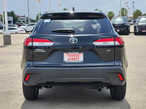 2024 Toyota Corolla Cross LE
