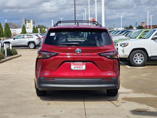 2025 Toyota Sienna XLE