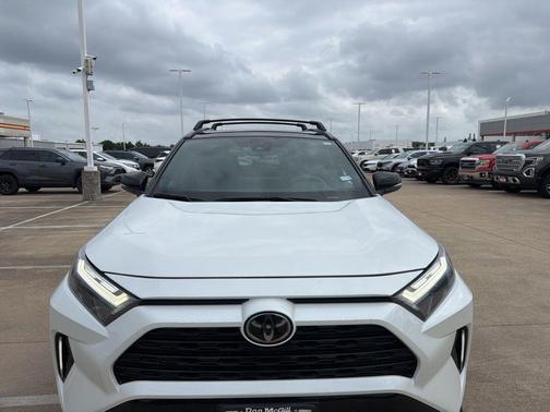 White 2025 Toyota RAV4 Hybrid SE
