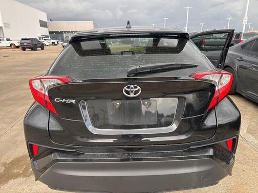 2021 Toyota C-HR LE