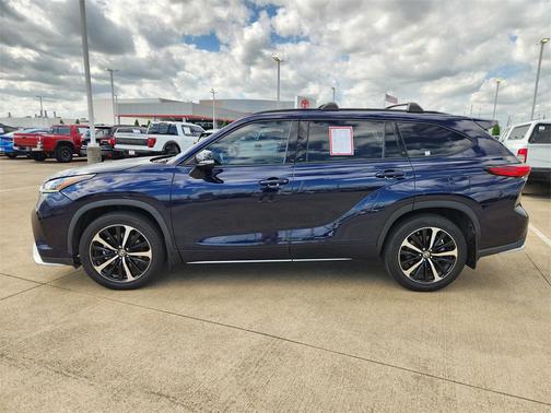 2022 Toyota Highlander XSE