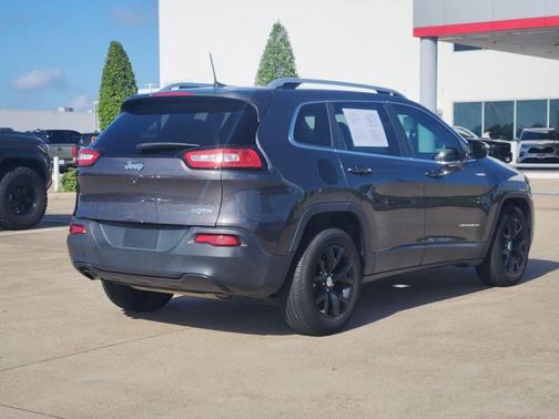 Granite Crystal Metallic Clearcoat 2018 Jeep Cherokee Latitude Plus