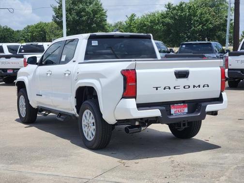 2025 Toyota Tacoma SR5