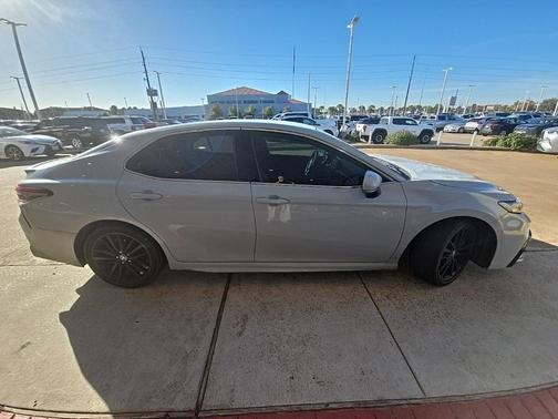 2024 Toyota Camry Hybrid SE