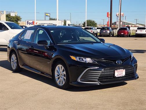 2024 Toyota Camry LE