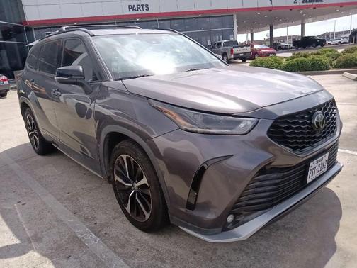 Magnetic Gray Metallic 2021 Toyota Highlander XSE