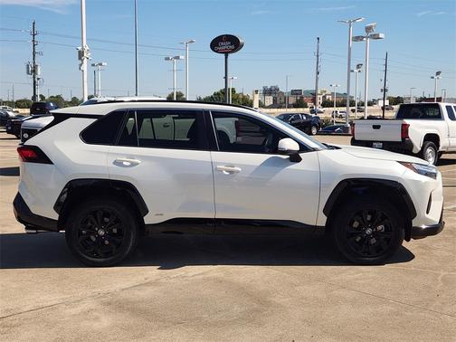 2022 Toyota RAV4 Hybrid SE