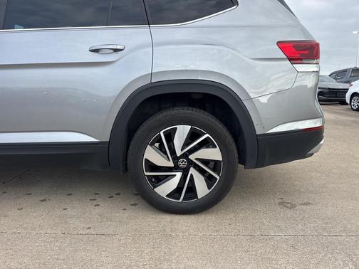 2025 Volkswagen Atlas 2.0T SE w/Technology 4MOTION