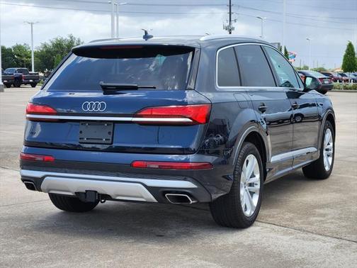 2025 Audi Q7 45 Premium Plus