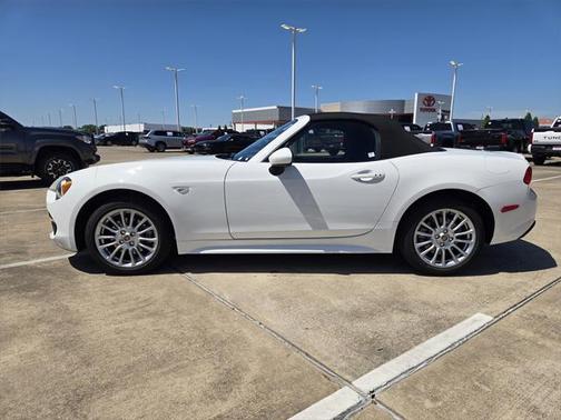 2017 FIAT 124 Spider Base