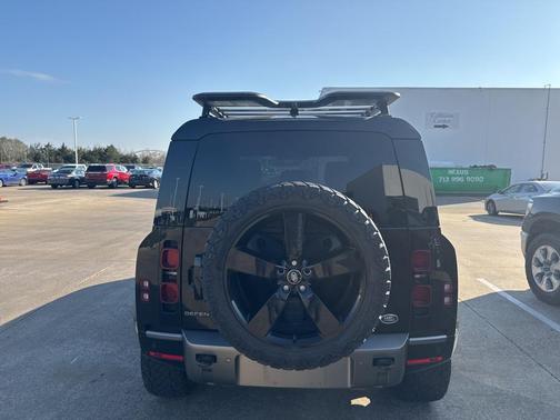 2022 Land Rover Defender 110 X-Dynamic SE