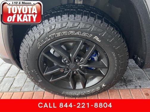 Photo 2 of 15 of 2019 Jeep Grand Cherokee Limited