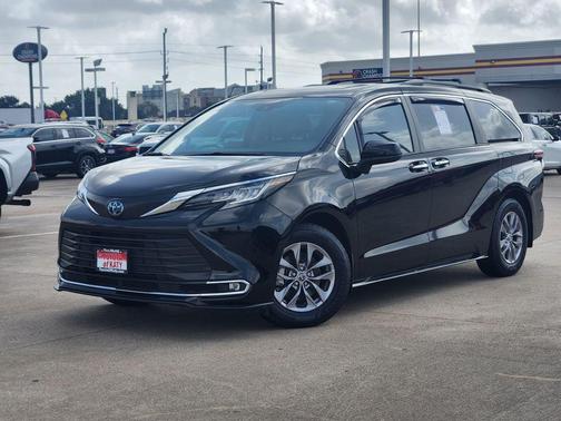 Midnight Black Metallic 2023 Toyota Sienna XLE