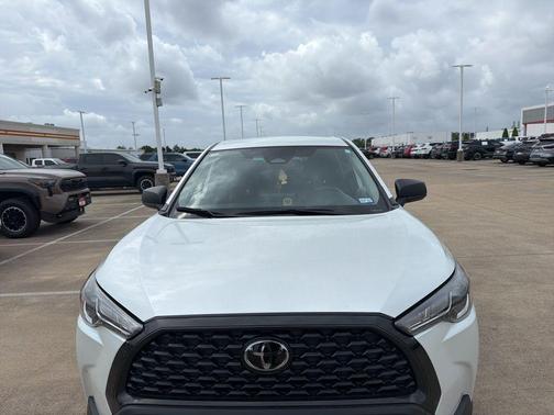 Pearl 2025 Toyota Corolla Cross L