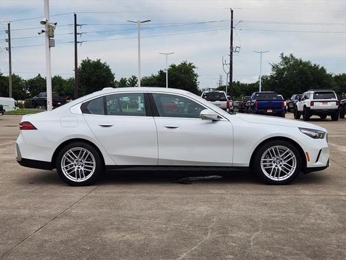 2024 BMW 530 i xDrive