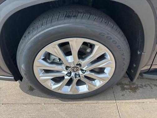 2025 Toyota Highlander Hybrid Limited