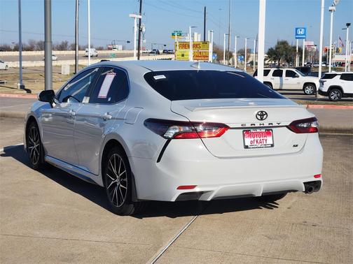 2024 Toyota Camry SE